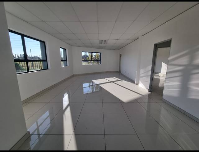 955M² WAREHOUSE TO LET IN LINBRO PARK